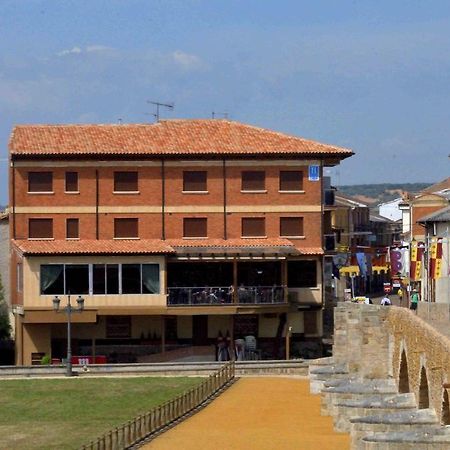 Hostal Don Suero De Quinones Hospital de Orbigo Exterior photo