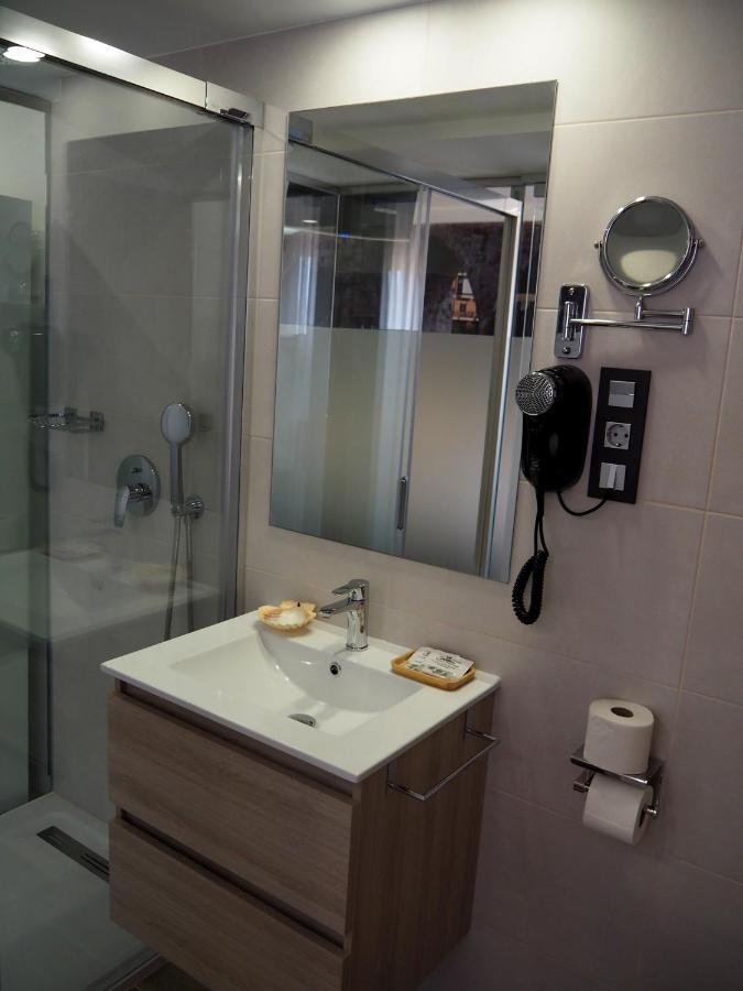 Hostal Don Suero De Quinones Hospital de Orbigo Exterior photo