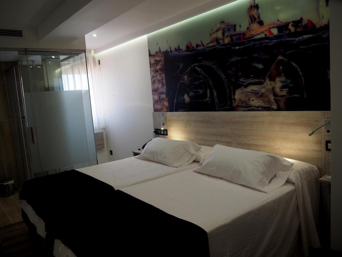 Hostal Don Suero De Quinones Hospital de Orbigo Exterior photo