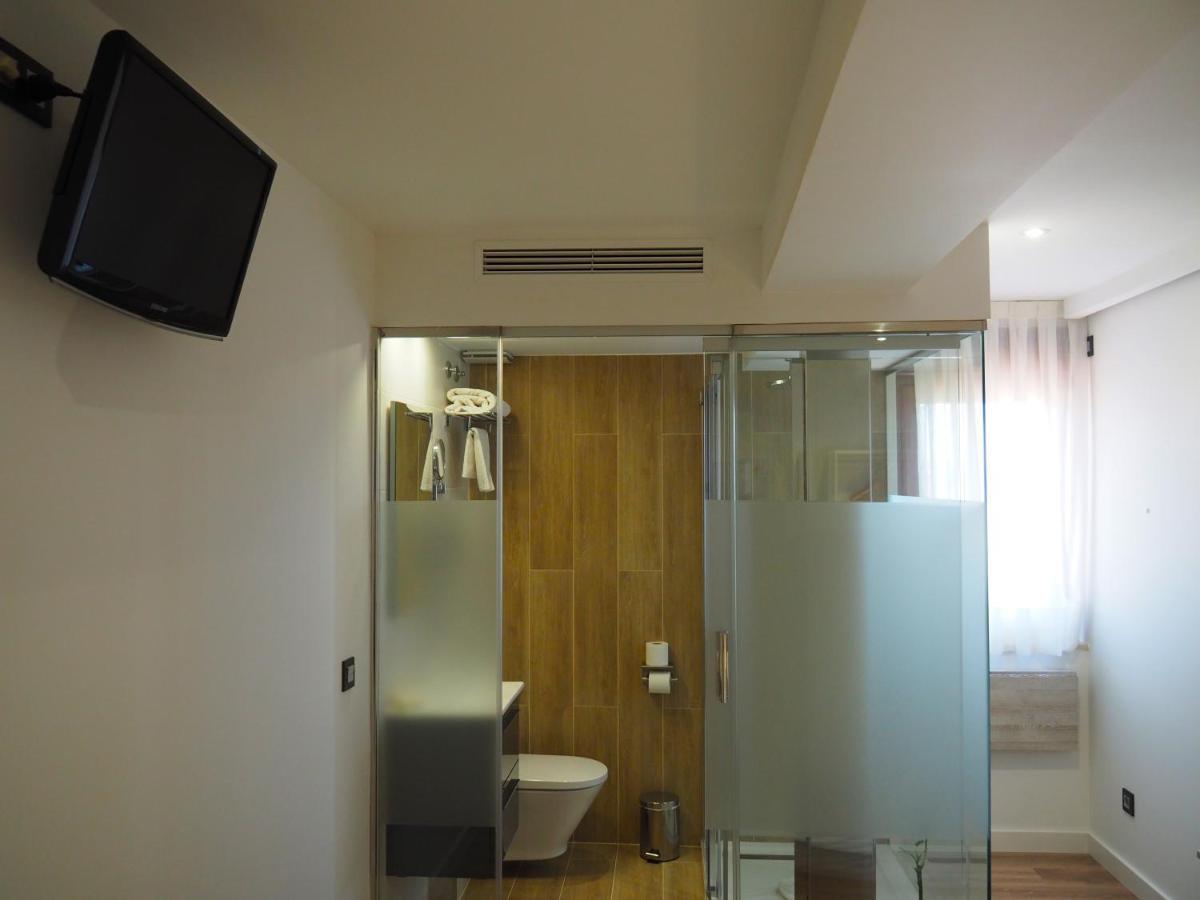 Hostal Don Suero De Quinones Hospital de Orbigo Exterior photo