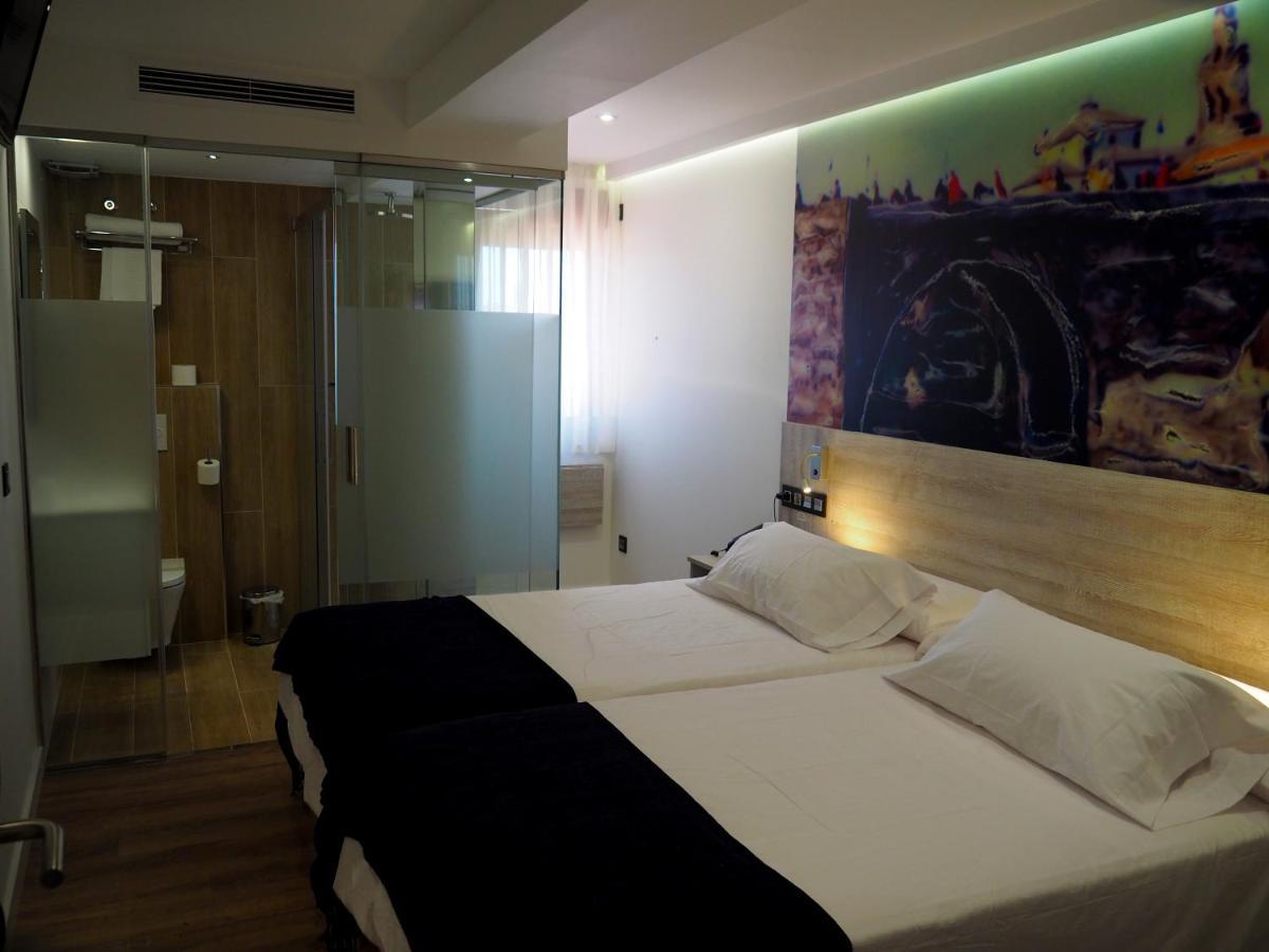 Hostal Don Suero De Quinones Hospital de Orbigo Exterior photo