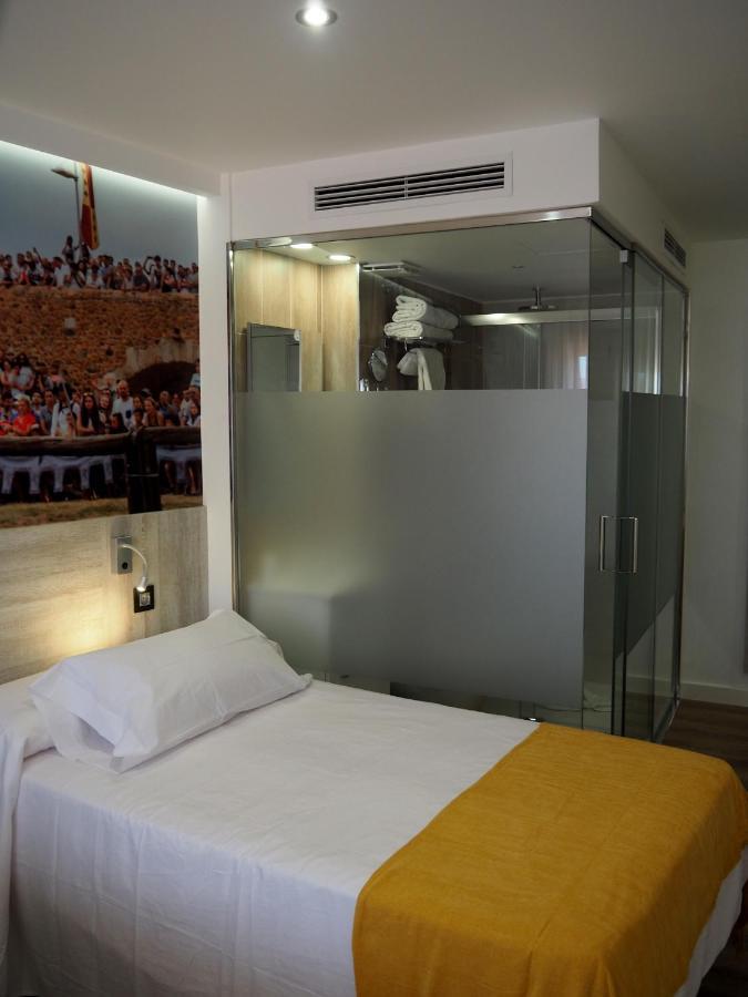 Hostal Don Suero De Quinones Hospital de Orbigo Exterior photo