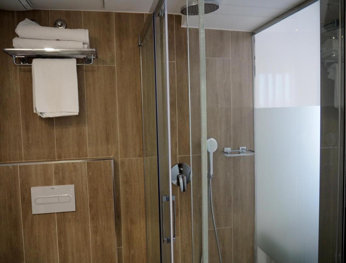 Hostal Don Suero De Quinones Hospital de Orbigo Exterior photo
